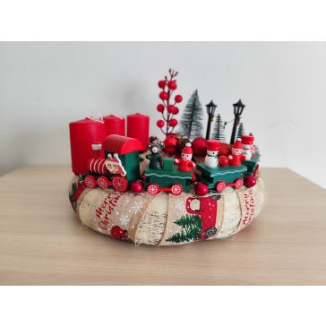 Adventi koszorú fa vonatos